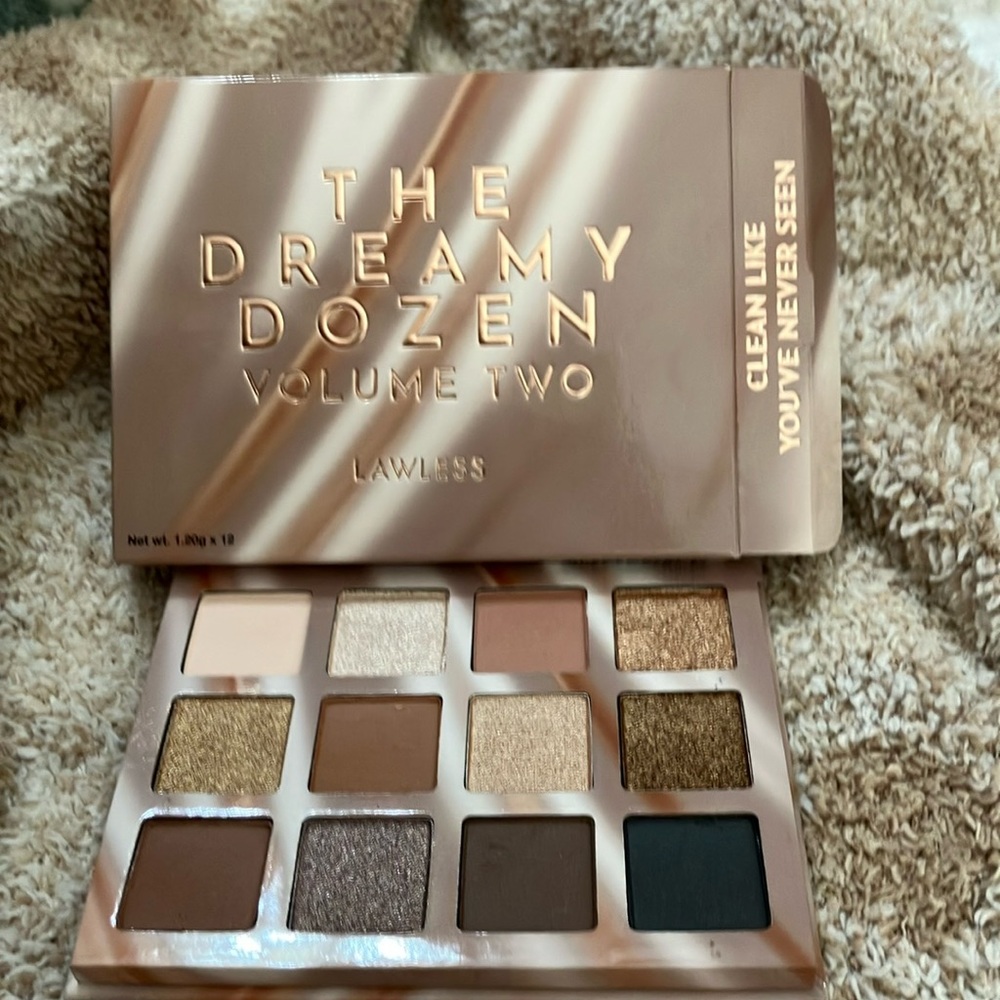 Lawless limited edition Dreamy Dozen Volume 2 talc free.